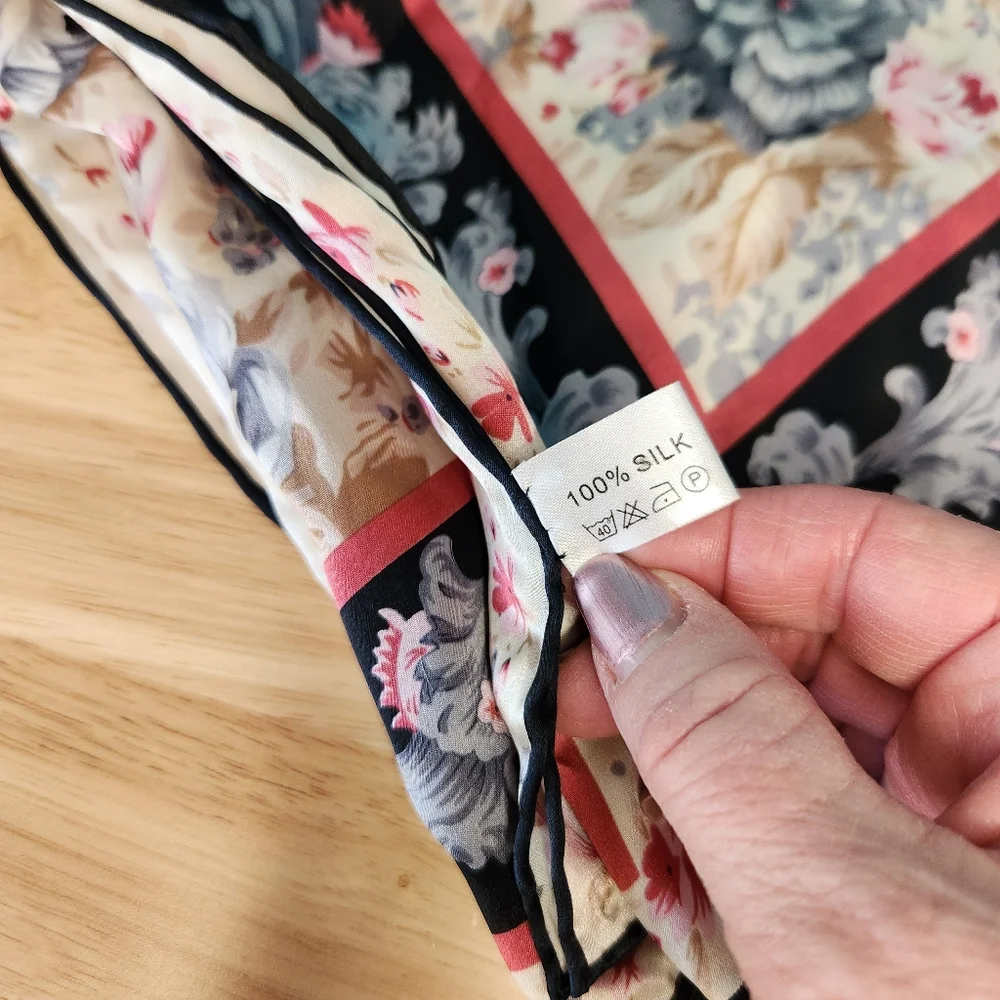 Yu‎ Hua 100% Silk Floral Scarf